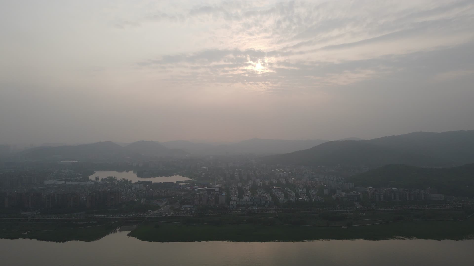 湖南长沙岳麓山风景区日落晚霞视频的预览图