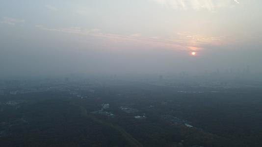 4K航拍江苏南京城市日落视频的预览图