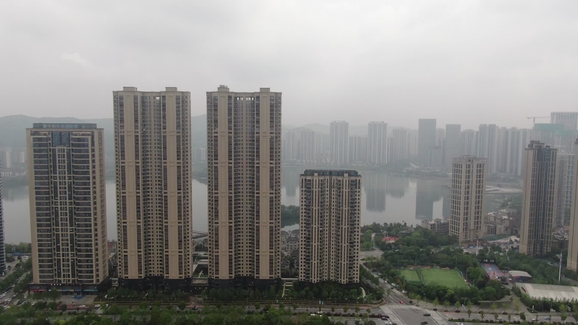 湖南长沙城市清晨雾霾天气视频的预览图