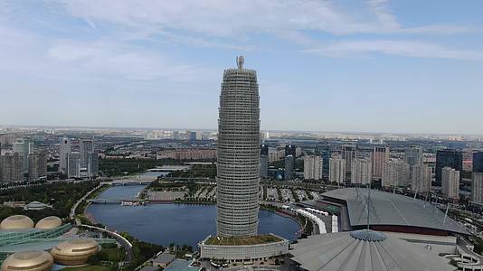 4K航拍河南郑州千玺广场玉米大楼视频的预览图