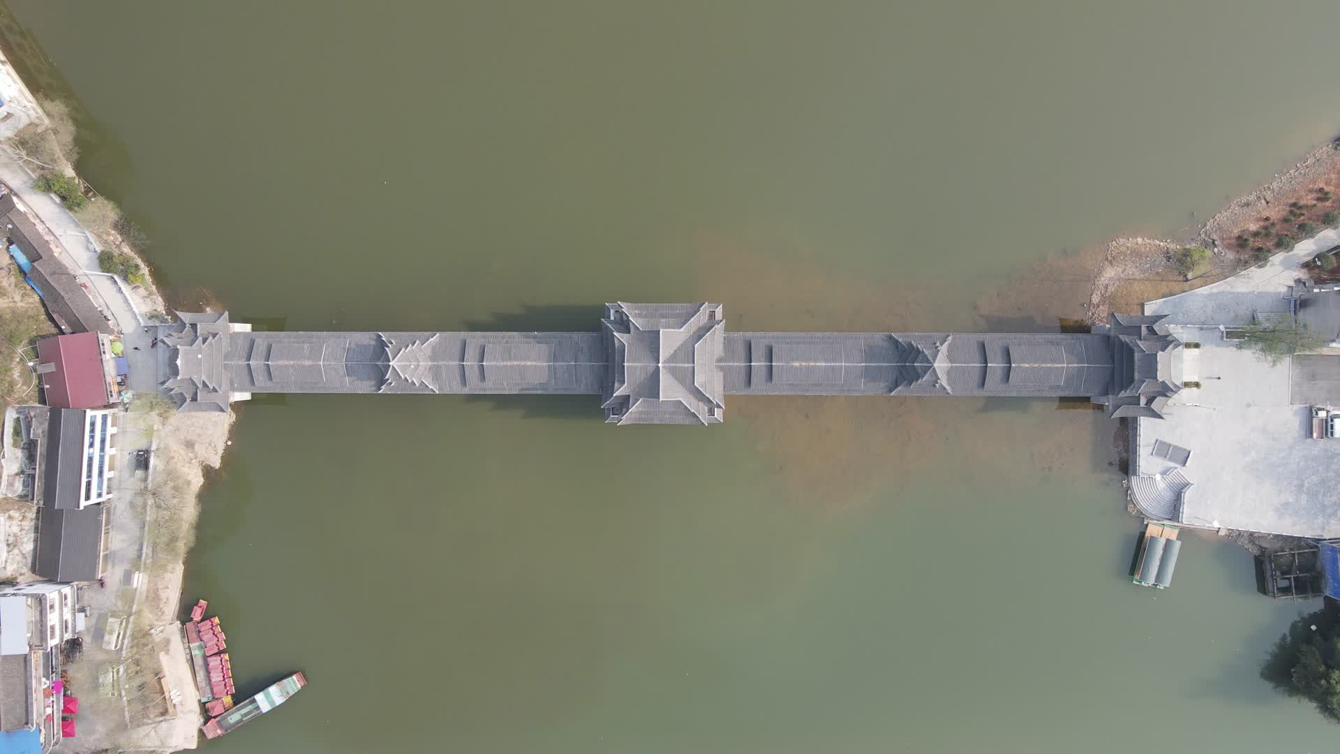 4K航拍湖南溆浦思蒙风雨桥视频的预览图