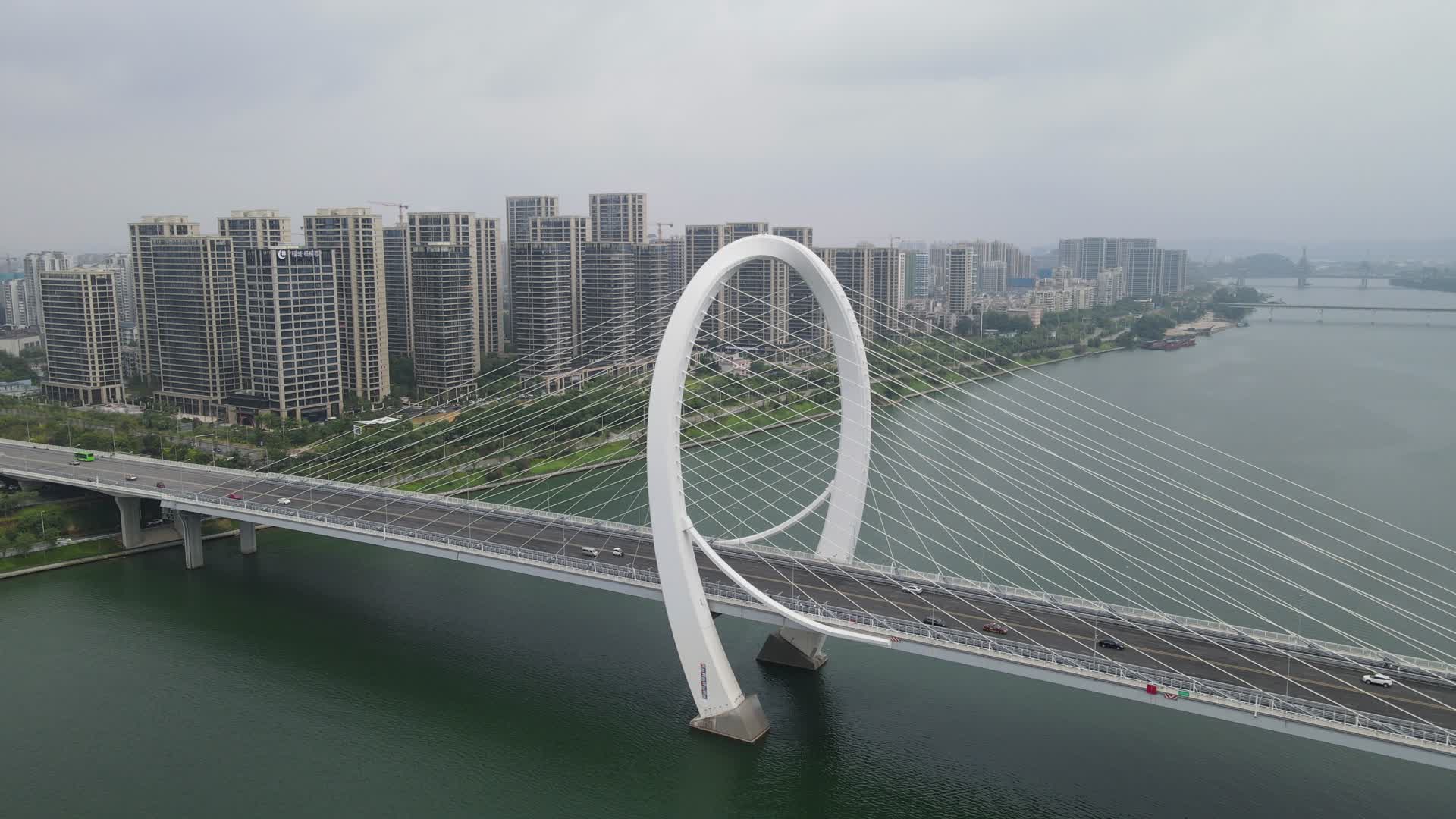 4K航拍广西柳州柳江白沙大桥视频的预览图
