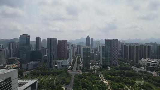 4K航拍广西柳州阳光100城市广场视频的预览图