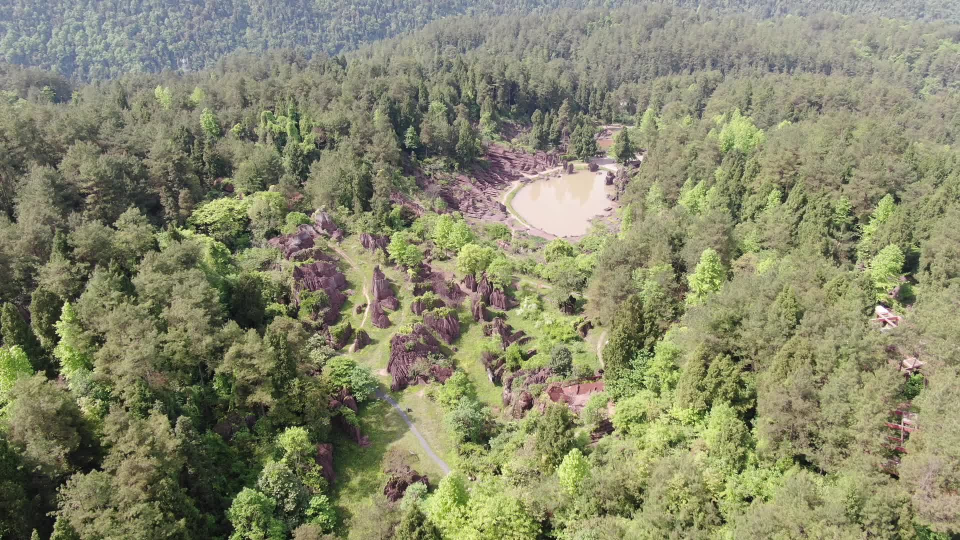 湖南湘西红石林地质公园4A景区航拍视频的预览图
