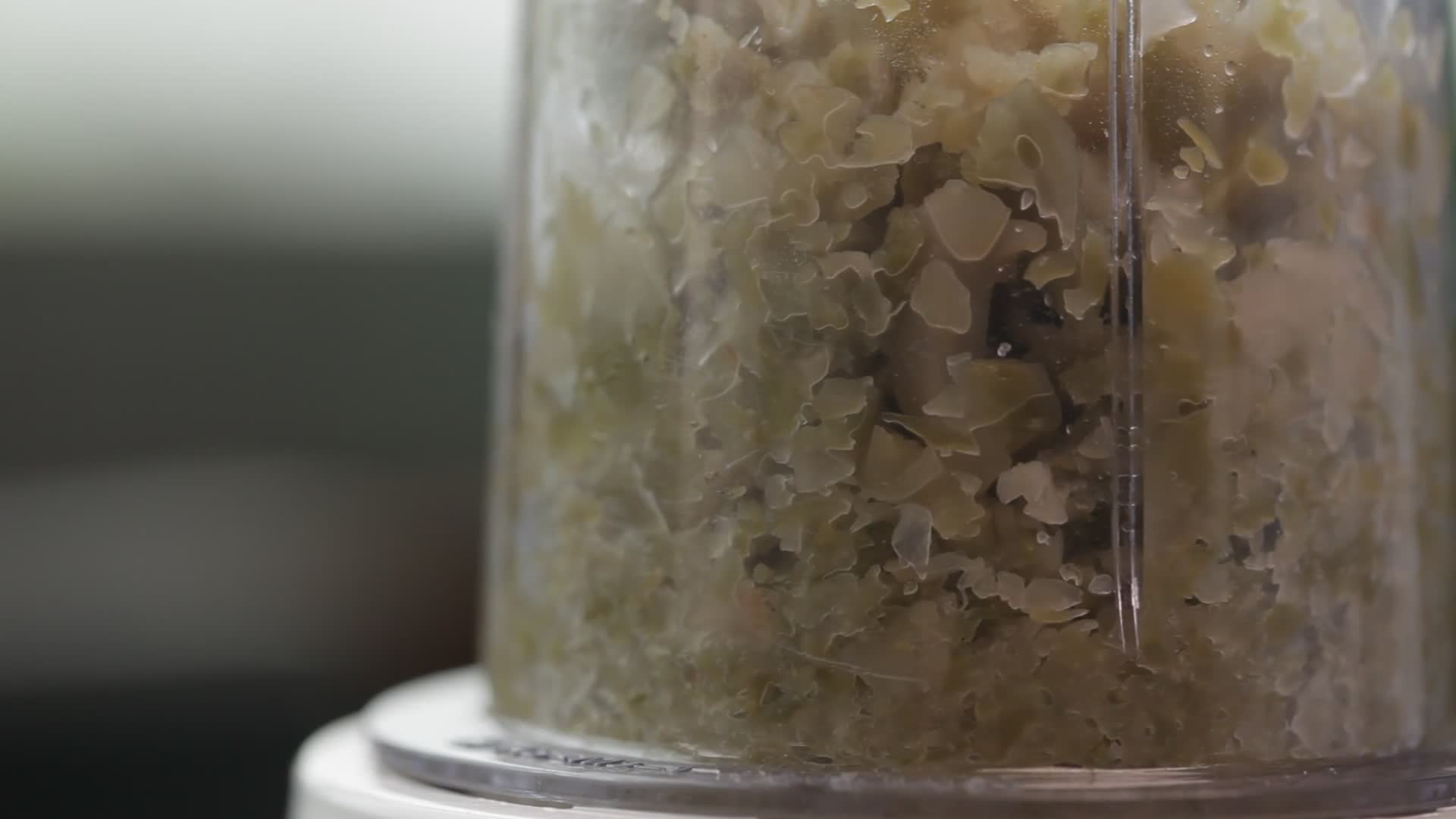 粉碎榨菜取样实验室检测视频的预览图