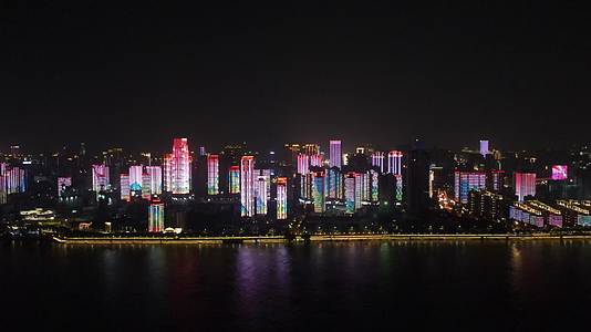 4K航拍湖北武汉武昌江滩城市夜景视频的预览图