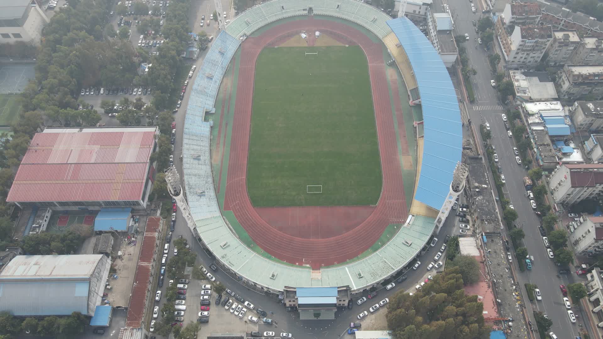 4K航拍安徽省古井贡体育场视频的预览图