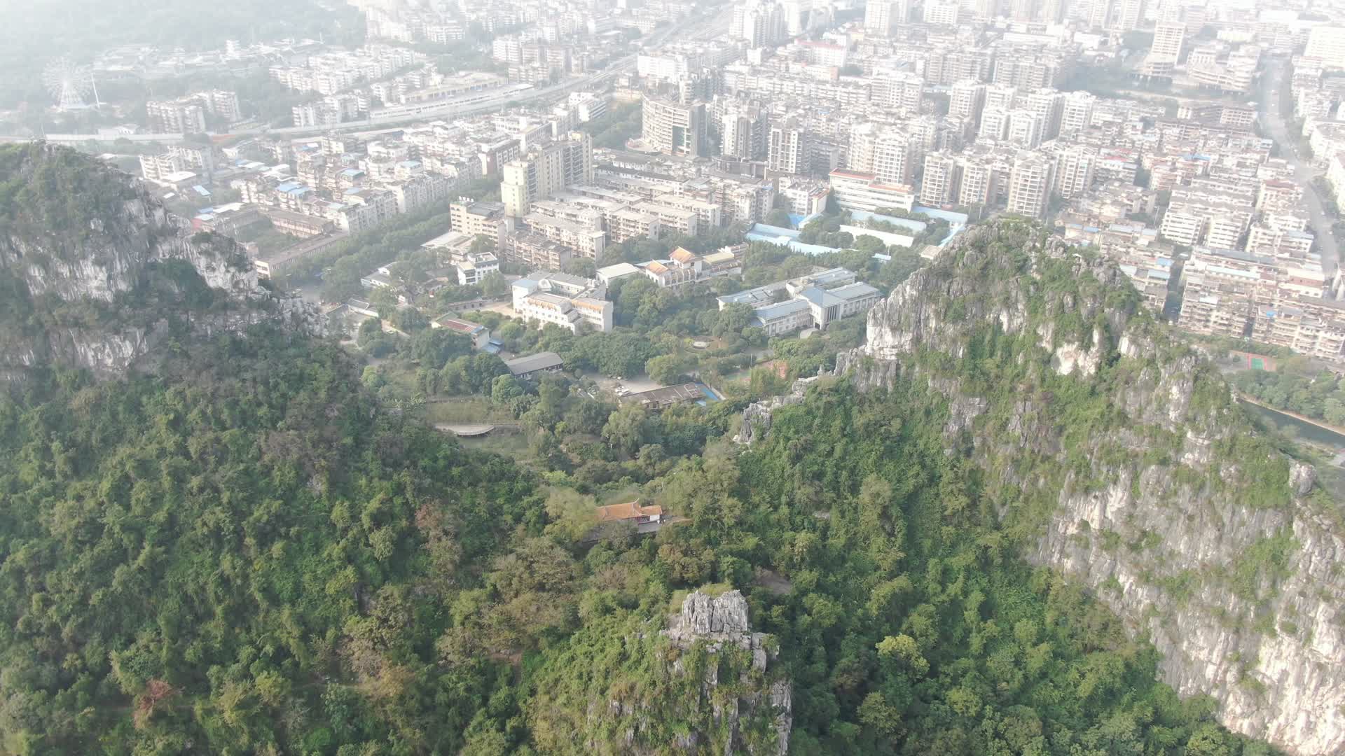 广西桂林城市风光航拍视频的预览图