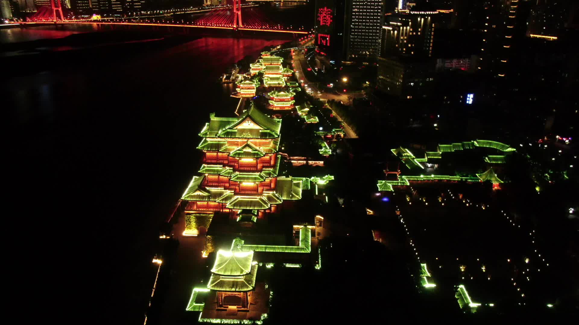4K航拍南昌滕王阁景区夜景视频的预览图