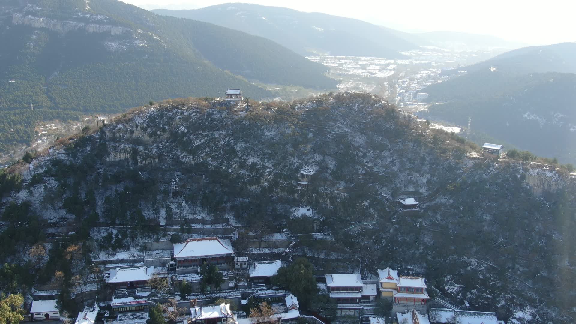 山东济南千佛山4A景区雪景航拍视频的预览图