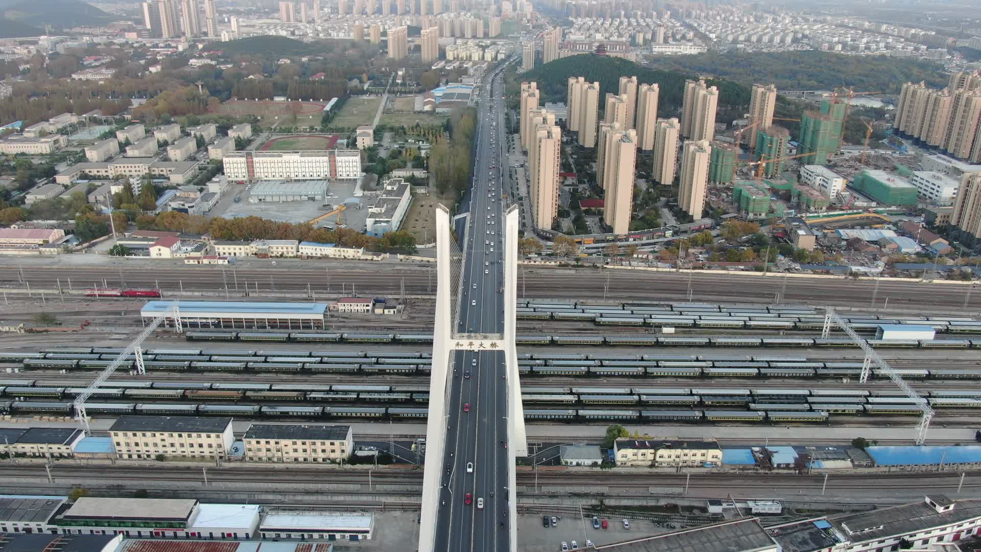 江苏徐州和平大桥航拍视频的预览图