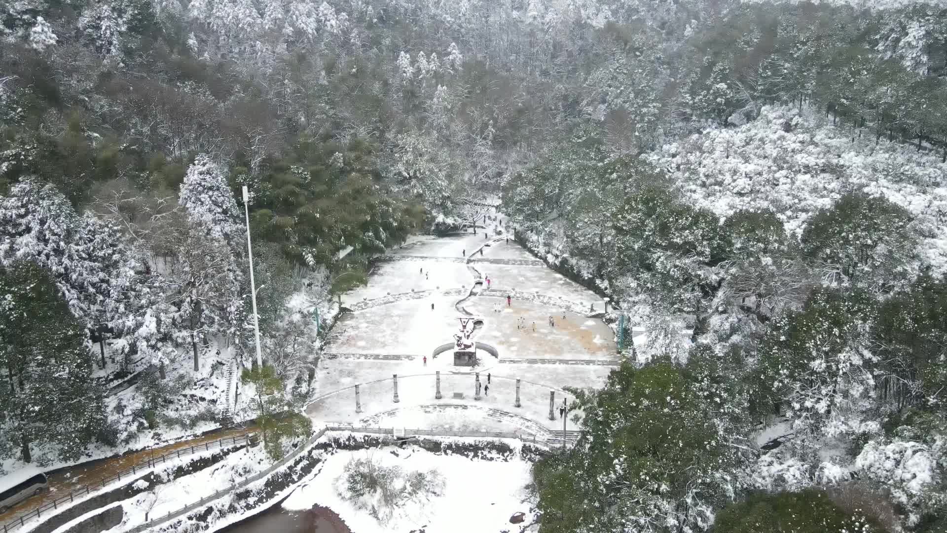 航拍冬天南方雪景视频的预览图