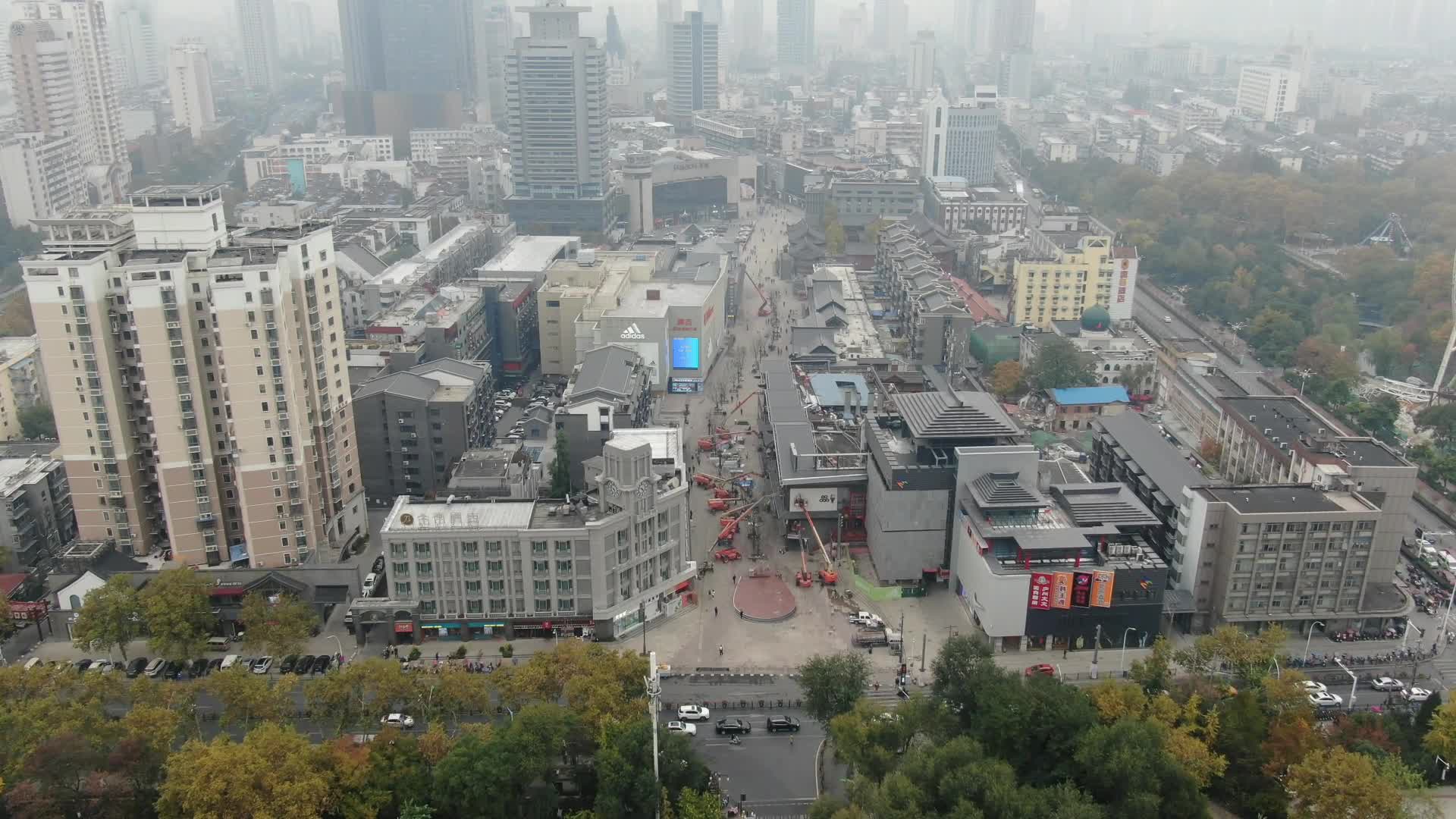安徽合肥淮河路步行街航拍视频的预览图