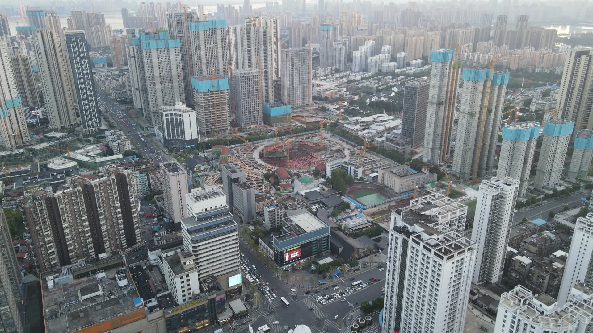 湖北武汉城市建设施工现场航拍视频的预览图