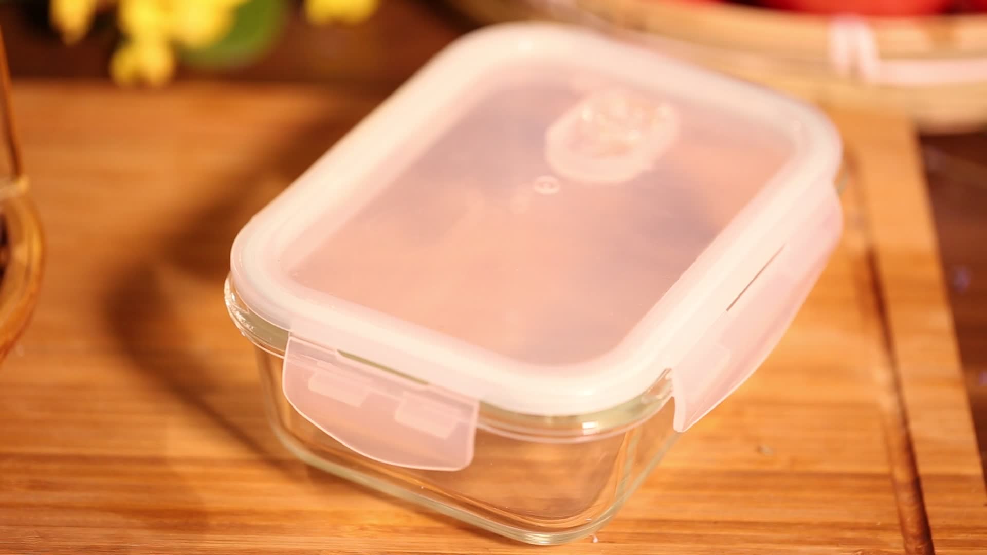 面粉饭盒清洗香菇的方法视频的预览图