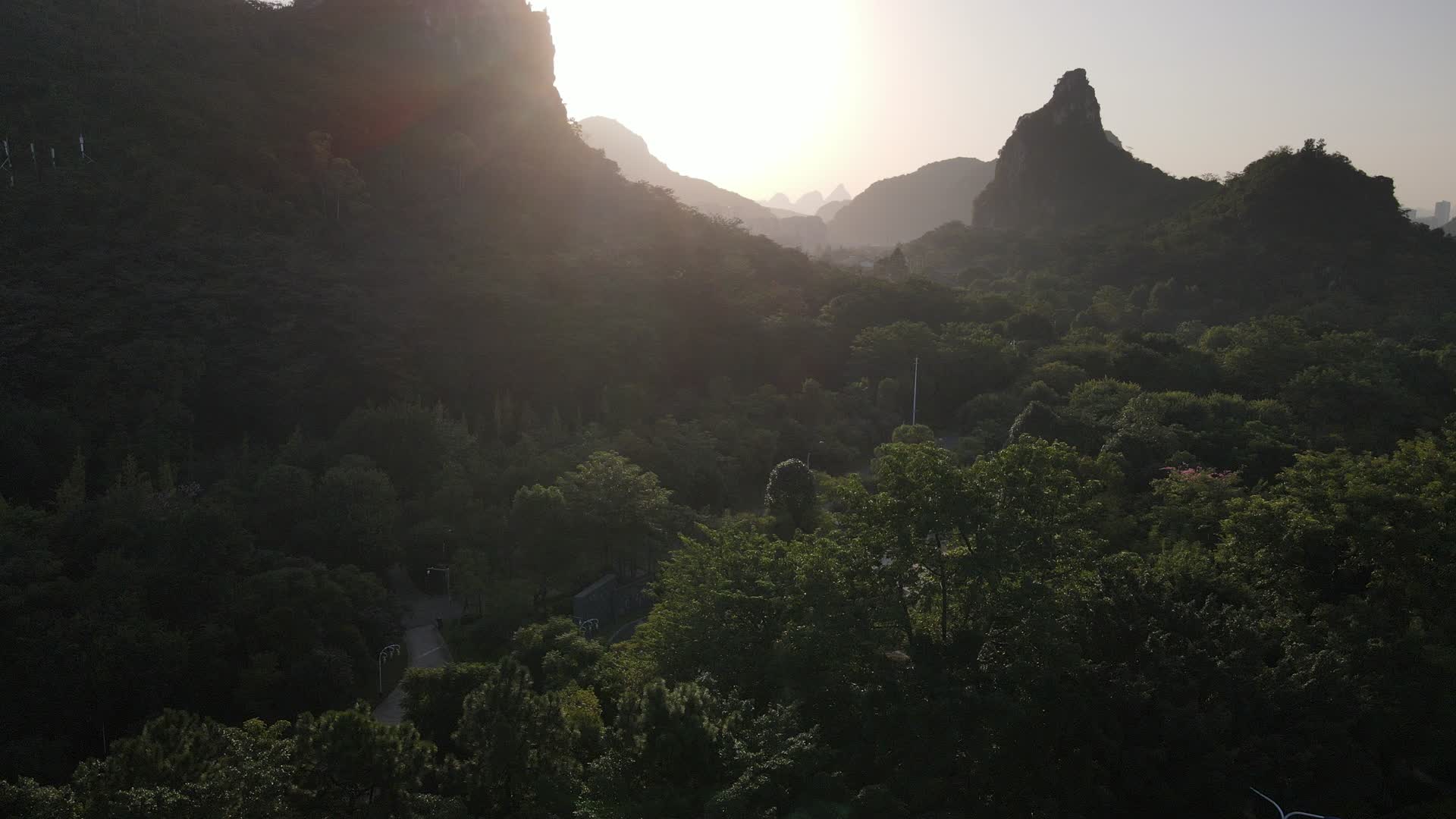航拍山川乡村田园自然风光视频的预览图