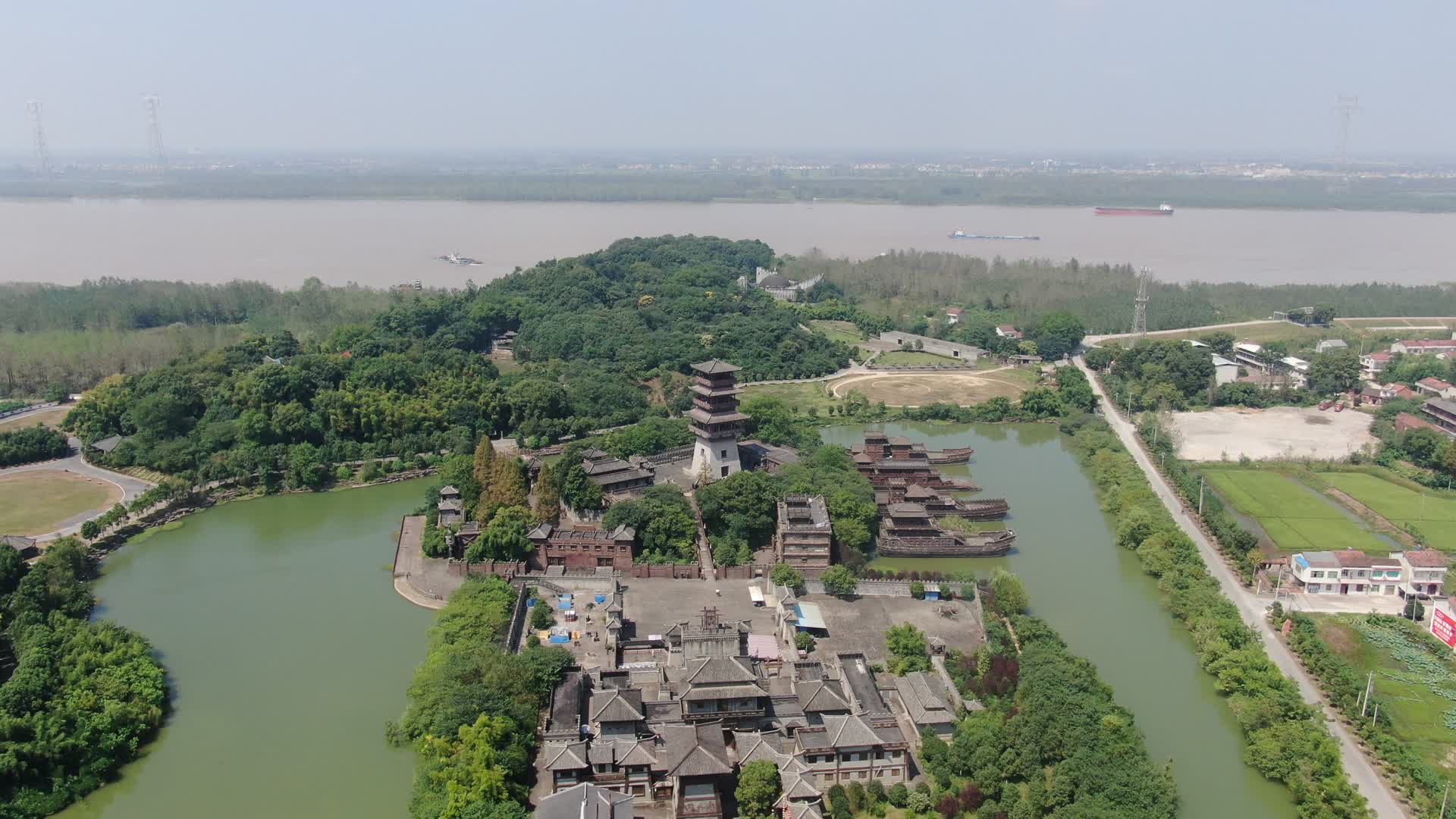 湖北武汉赤壁三国古战场5A景区航拍视频的预览图