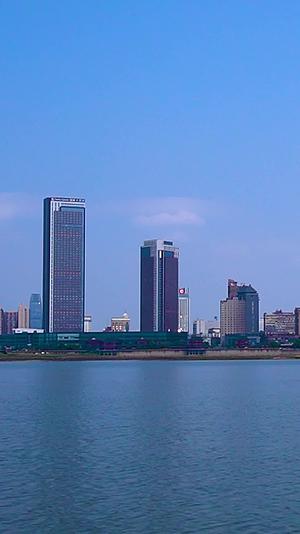 江西南昌赣江城市高楼延时摄影视频的预览图