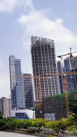 航拍城市建设高楼施工视频的预览图