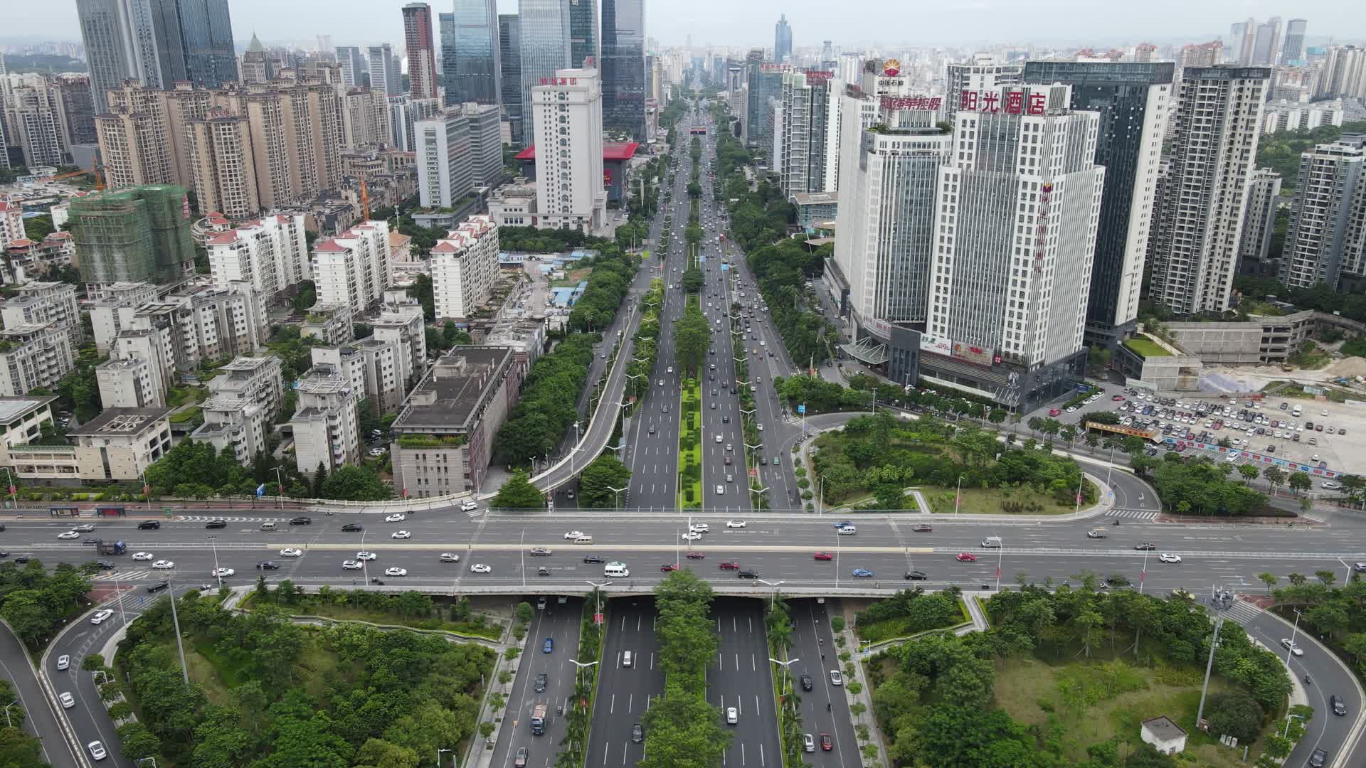 广西南宁民族大道航拍视频的预览图