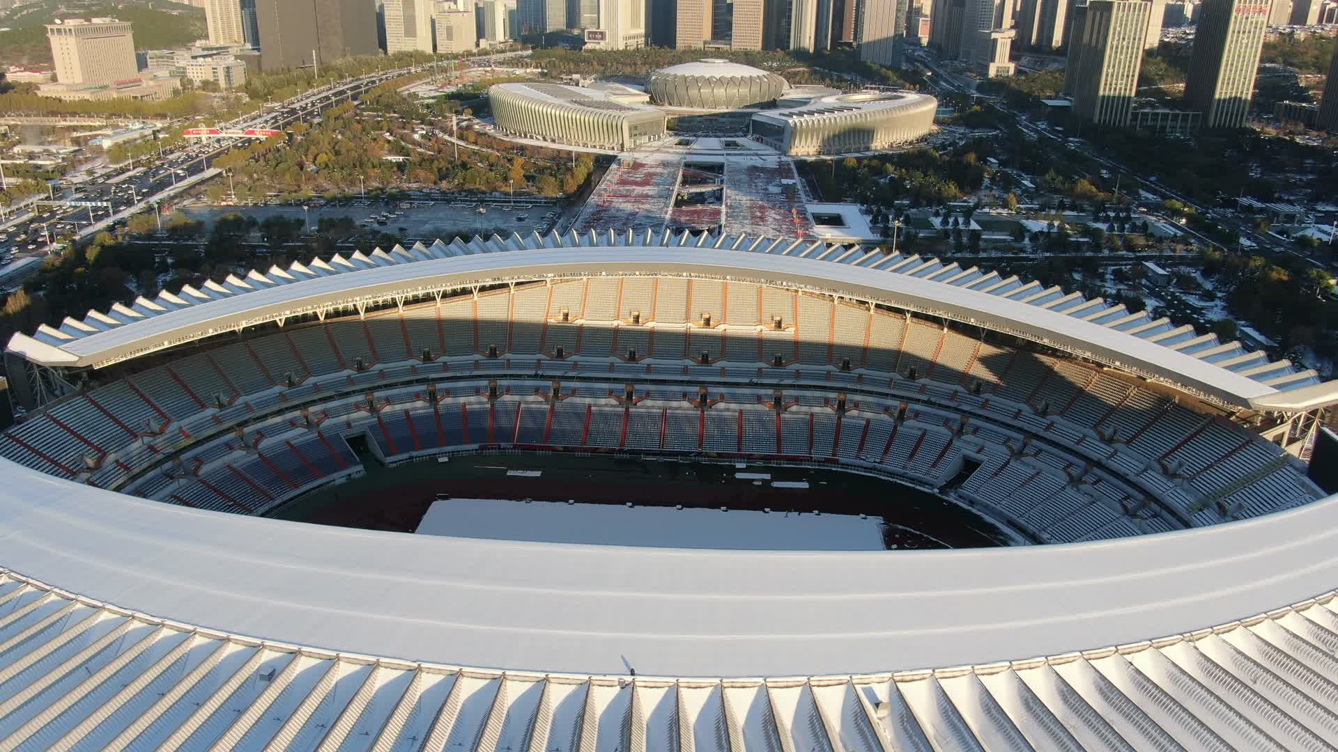 4K航拍山东济南奥林匹克体育中心视频的预览图