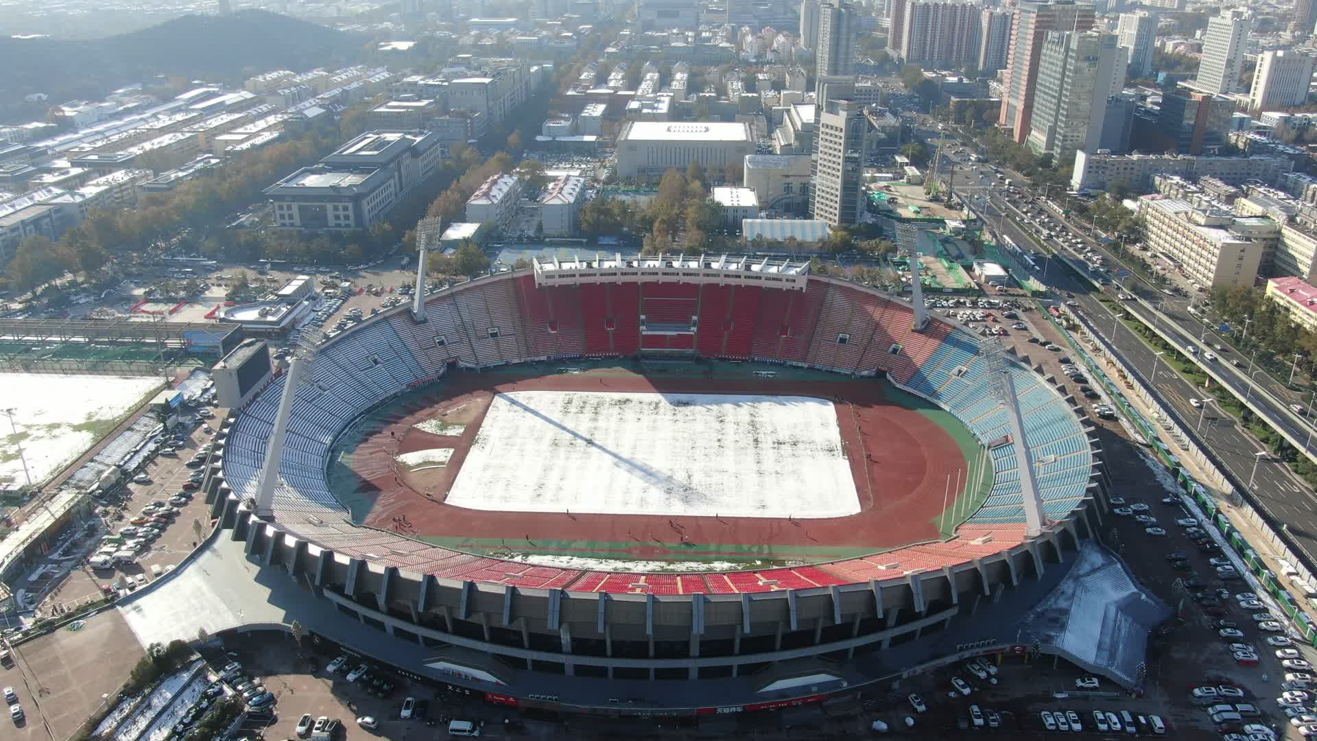 4K航拍济南山东省体育中心视频的预览图