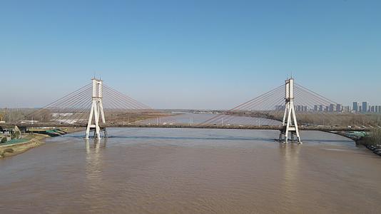 4K航拍山东济南黄河大桥视频的预览图