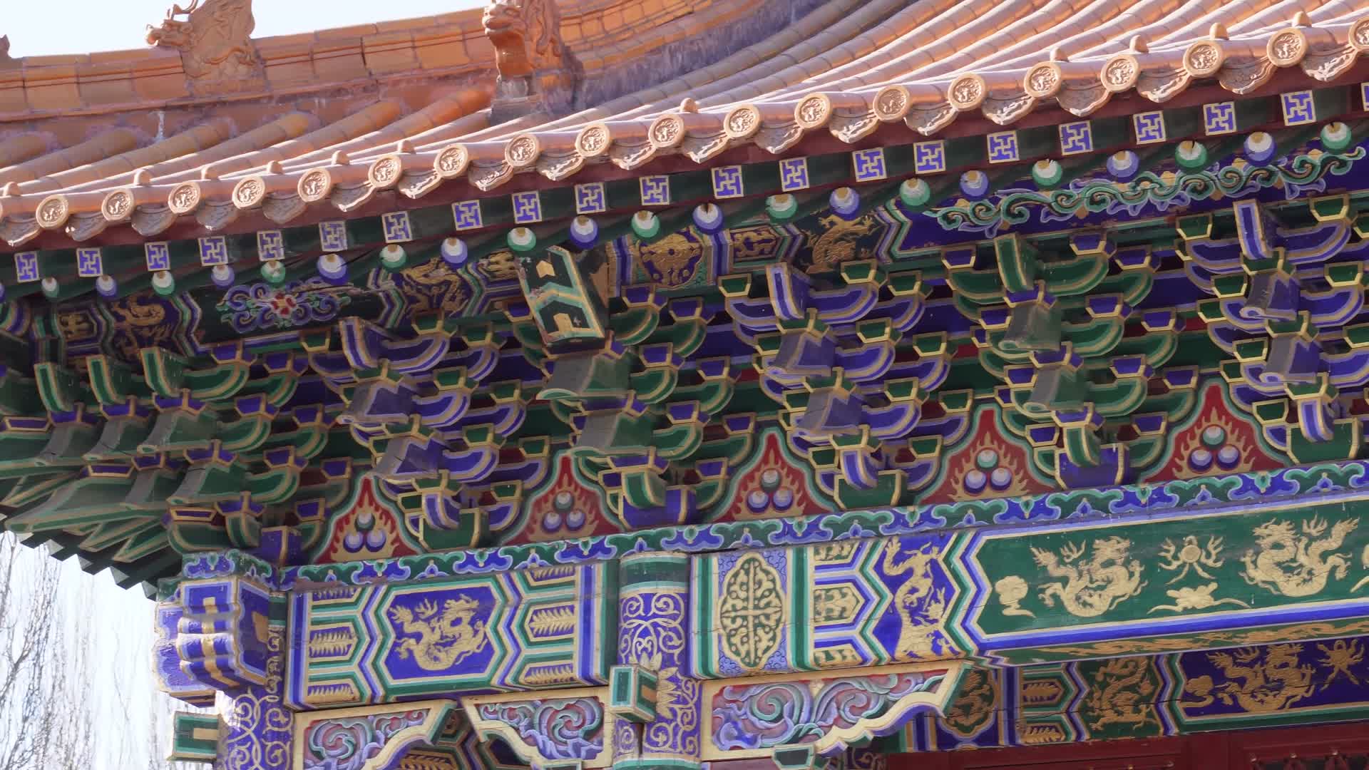 春节灯笼装饰中国古建筑视频的预览图