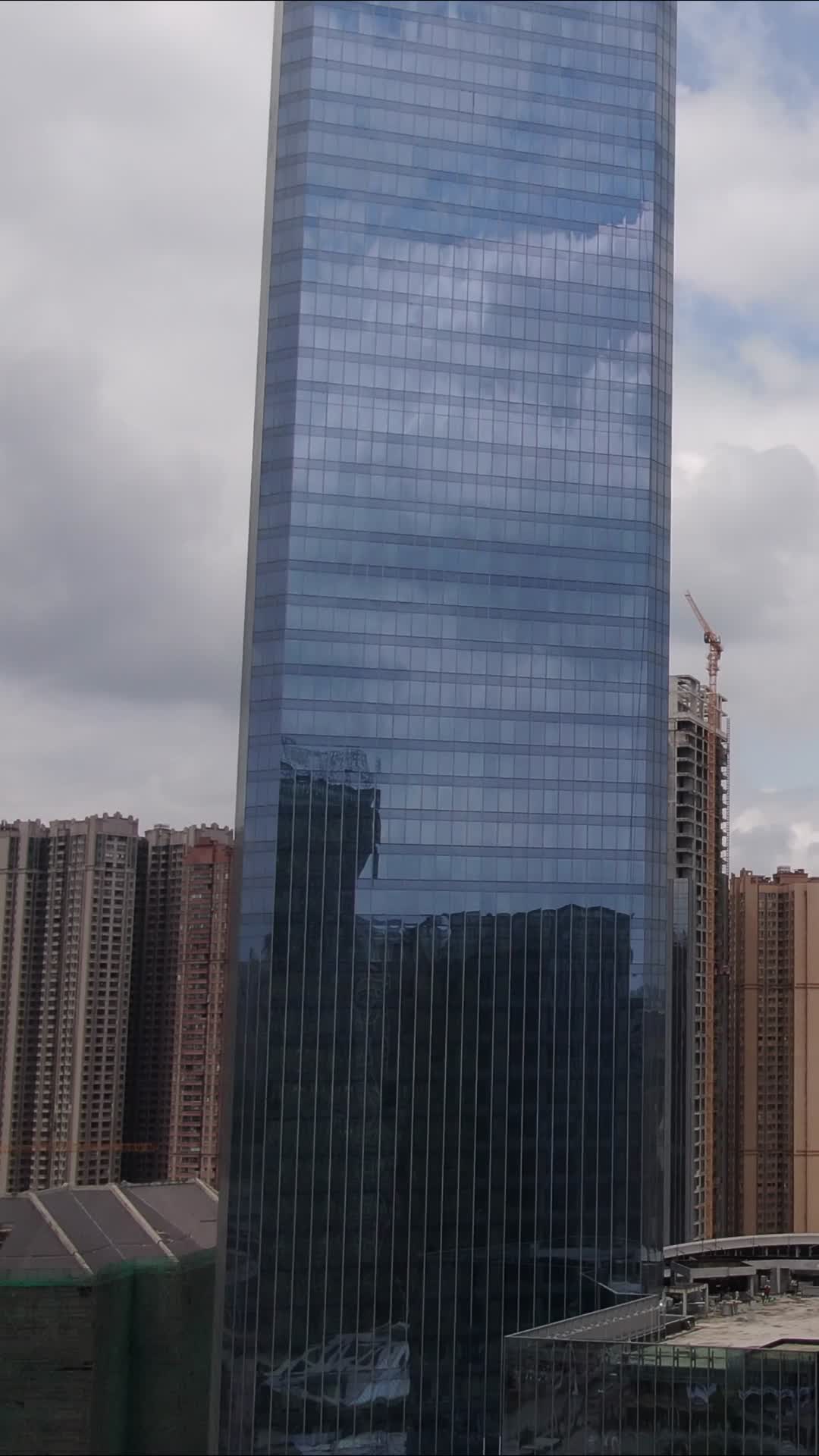 航拍贵州贵阳双子塔地标建筑视频的预览图