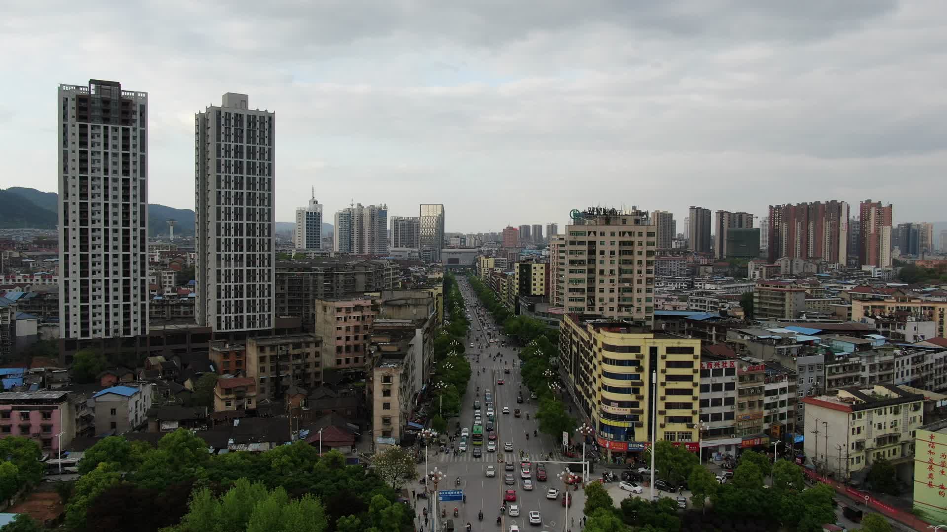 航拍湖南湘西城市建设交通视频的预览图