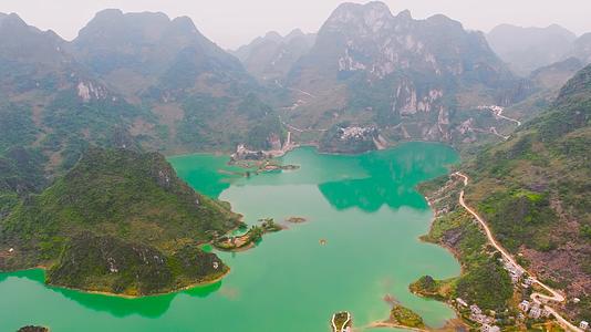 4K航拍广西百色浩坤湖视频的预览图