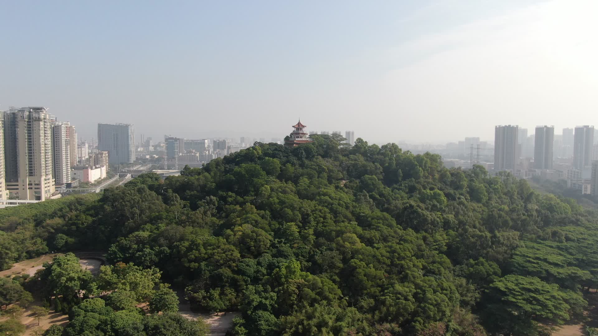 航拍湖南湘西城市公园视频的预览图