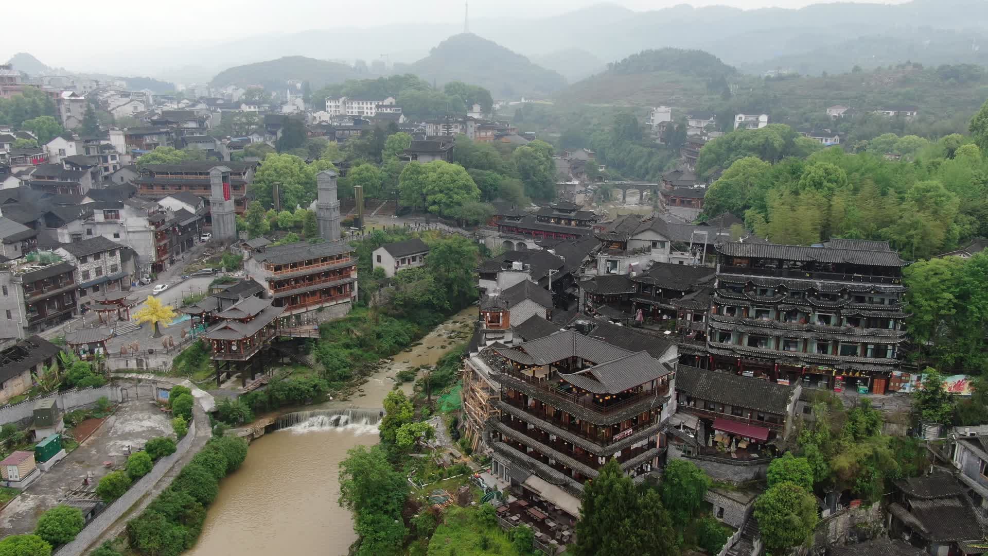 航拍湖南神秘湘西芙蓉镇4A景区视频的预览图