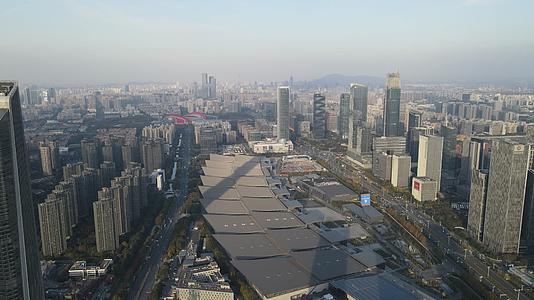 南京国际博览会议中心航拍视频的预览图