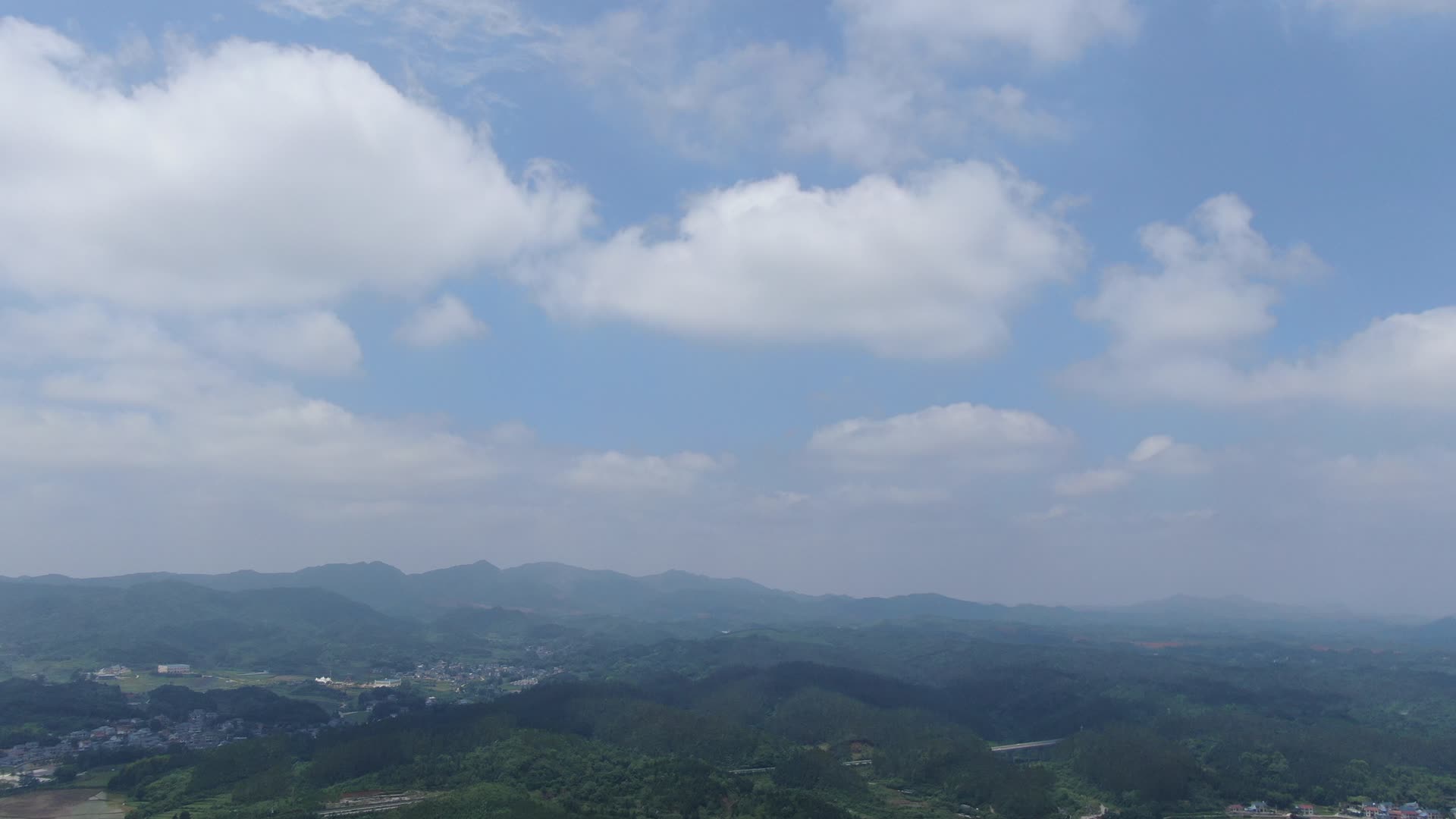 航拍大自然山川蓝天白云视频的预览图