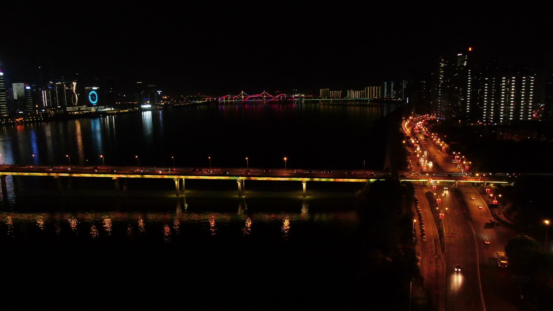 湖南长沙湘江橘子洲大桥夜景航拍视频的预览图