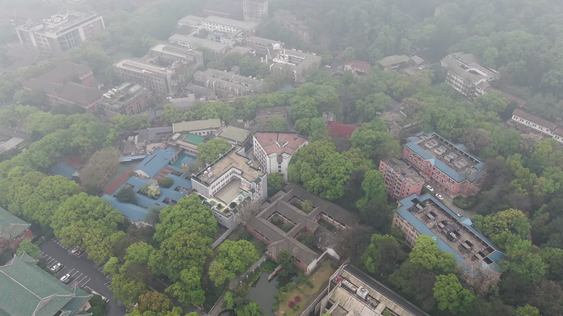 湖南长沙岳麓山大学城航拍视频的预览图