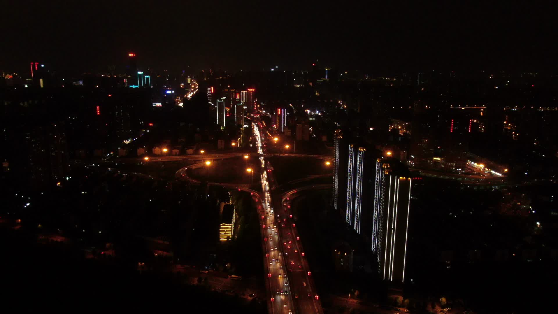 湖南长沙城市夜幕降临夜景航拍视频的预览图