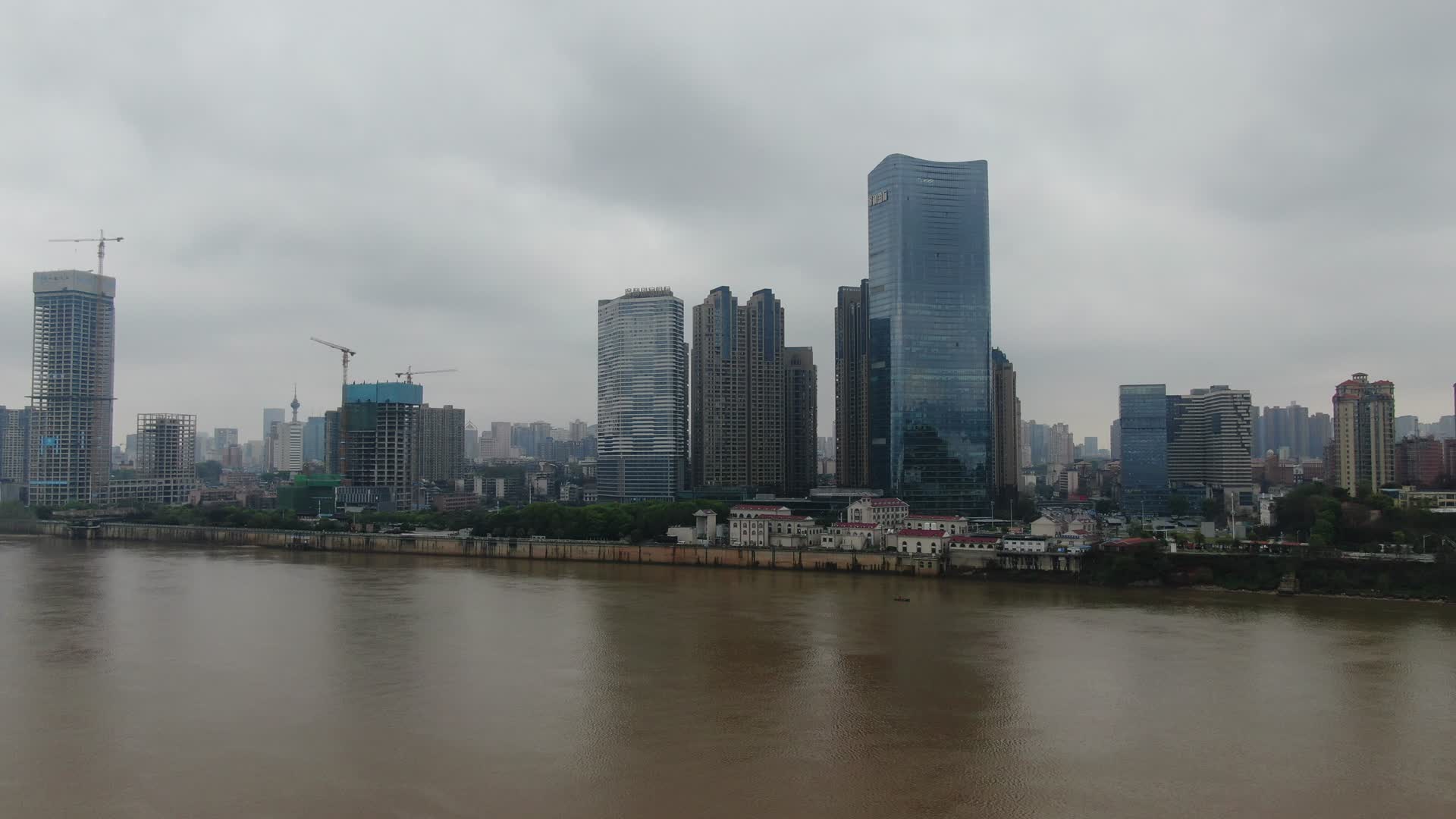 湖南长沙华远国际金融中心航拍视频的预览图