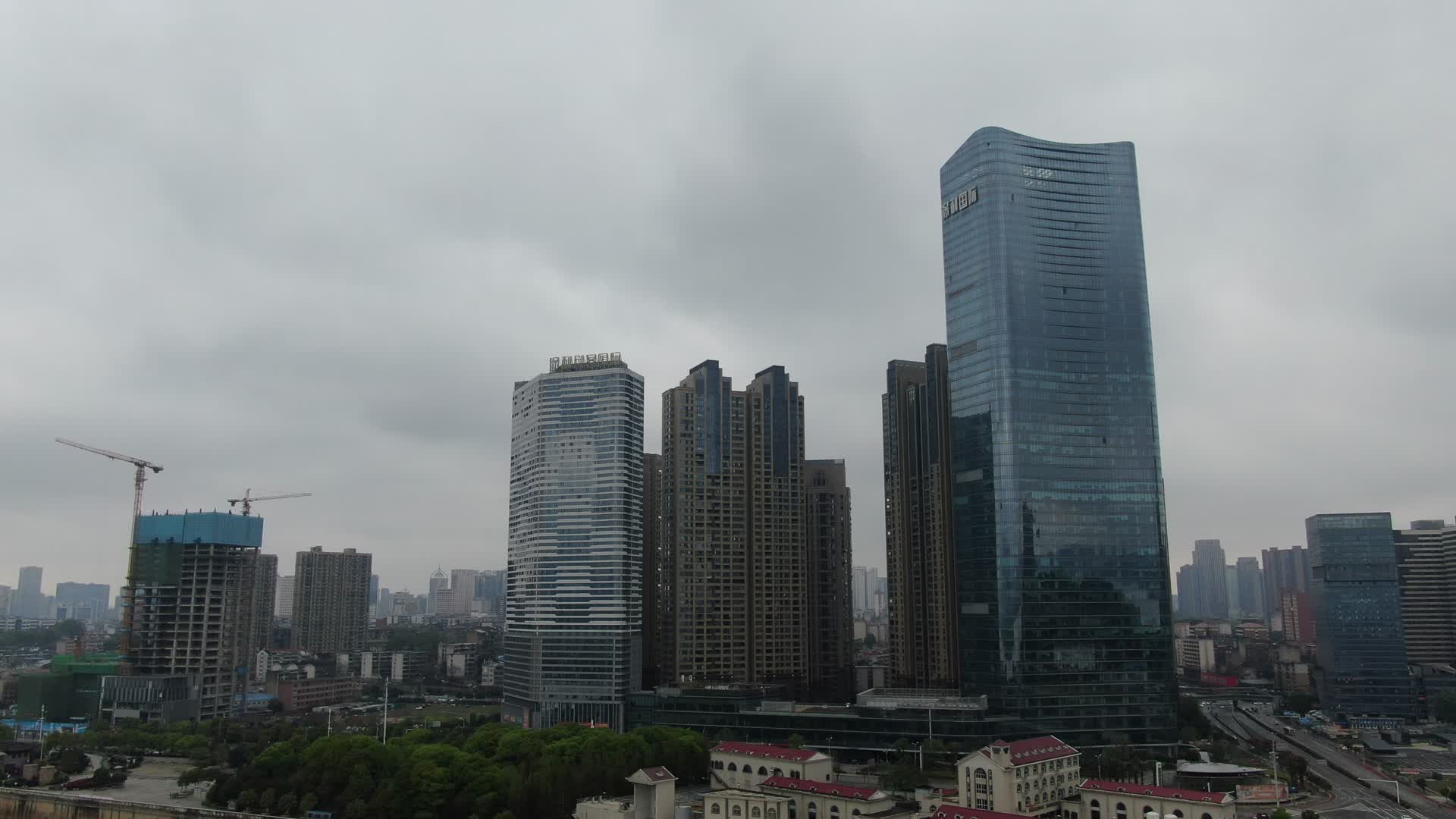 湖南长沙华远国际金融中心航拍视频的预览图