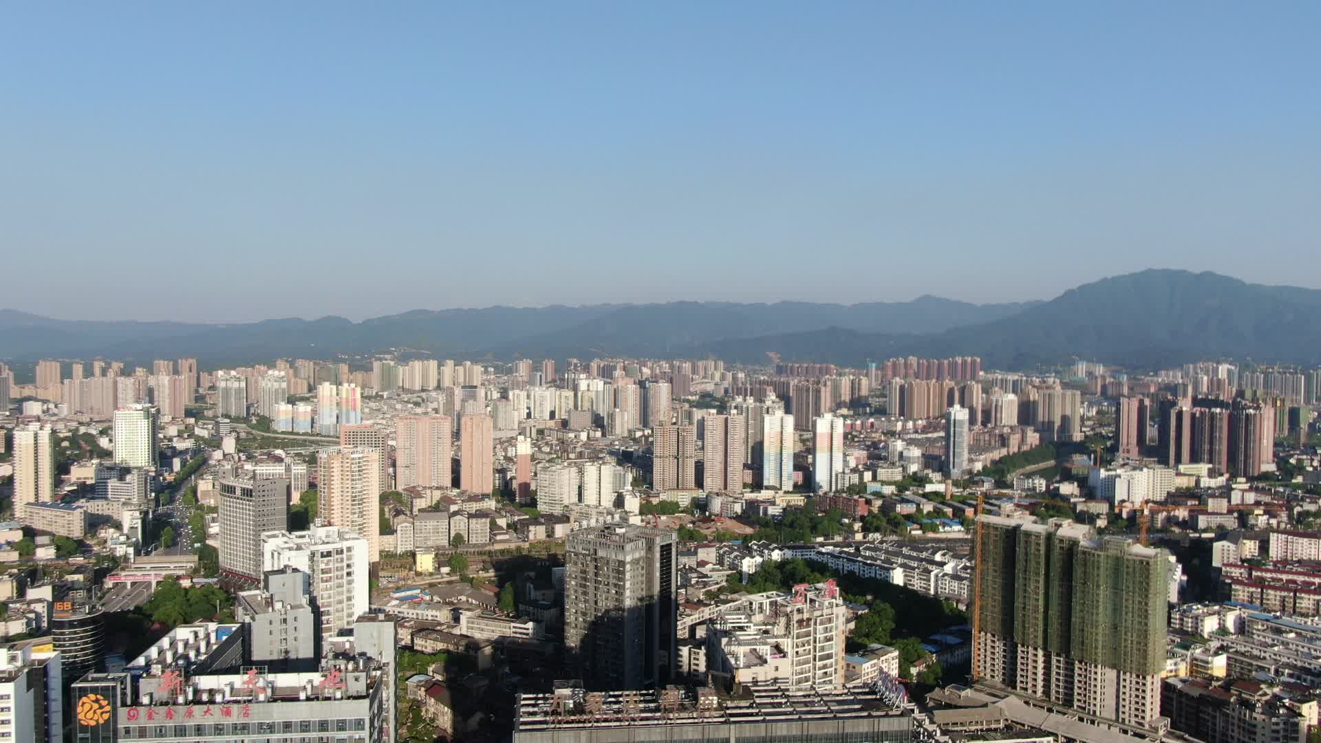 湖南湘西城市风光航拍视频的预览图