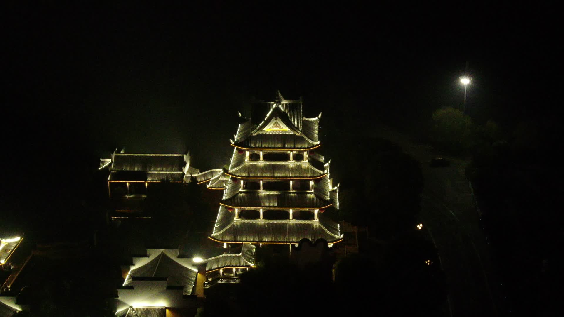 湖南长沙江神庙夜景航拍视频的预览图