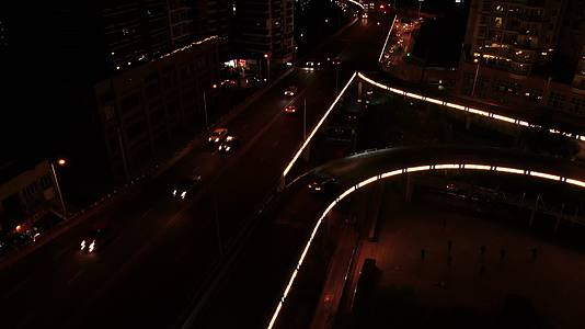 航拍城市高架立交桥交通视频的预览图