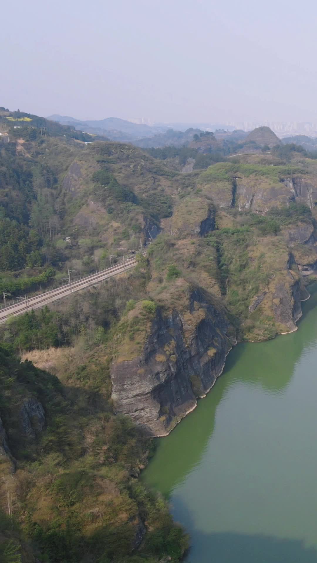 广西桂林山水风格竖屏航拍视频的预览图