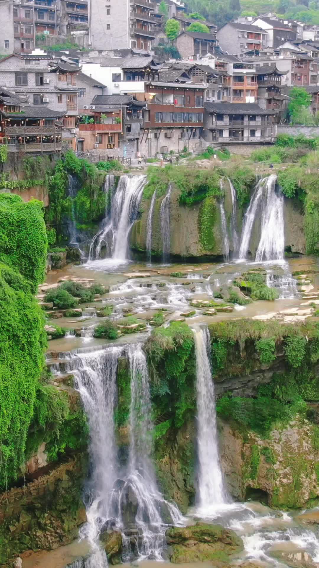 湖南湘西芙蓉镇瀑布竖屏航拍视频的预览图