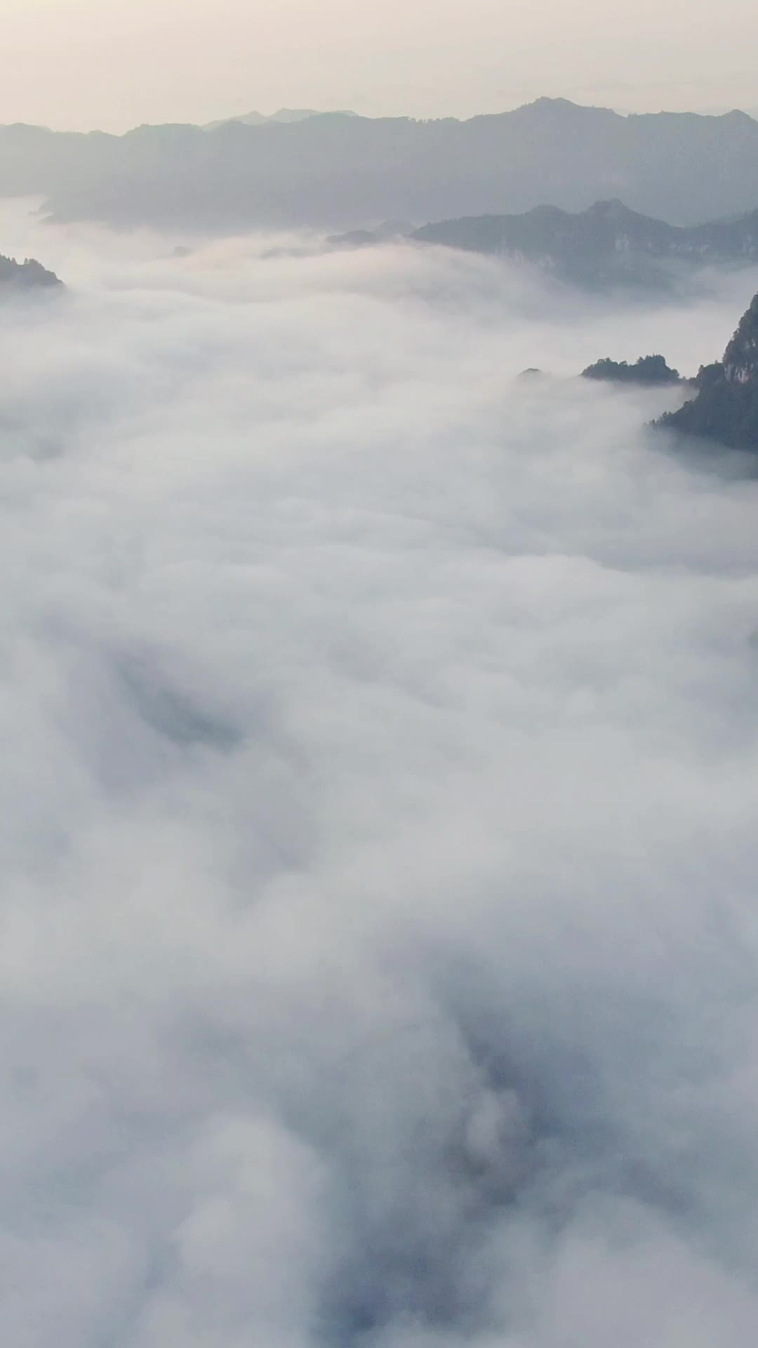 航拍大自然云海日出视频的预览图