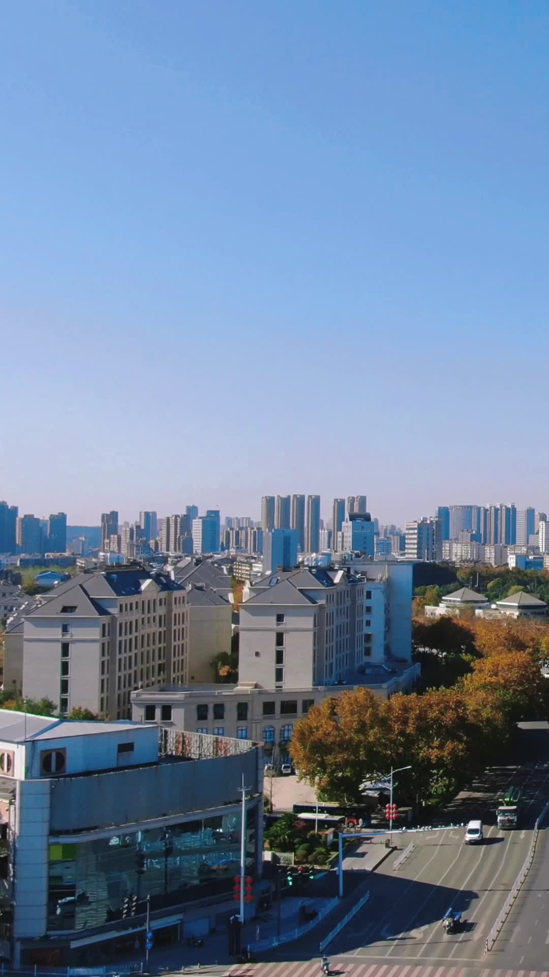 航拍江苏徐州城市风光竖屏视频的预览图