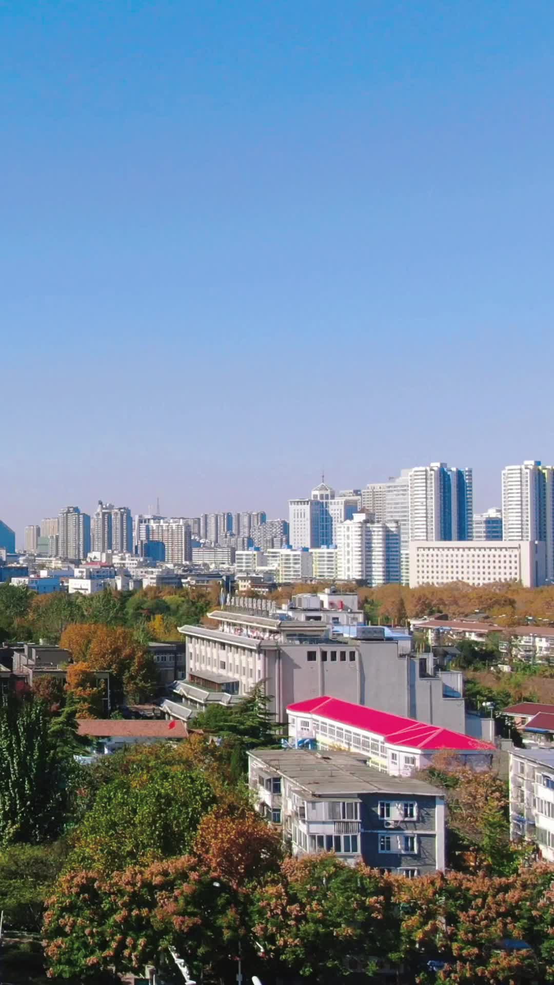 航拍江苏徐州城市风光竖屏视频的预览图