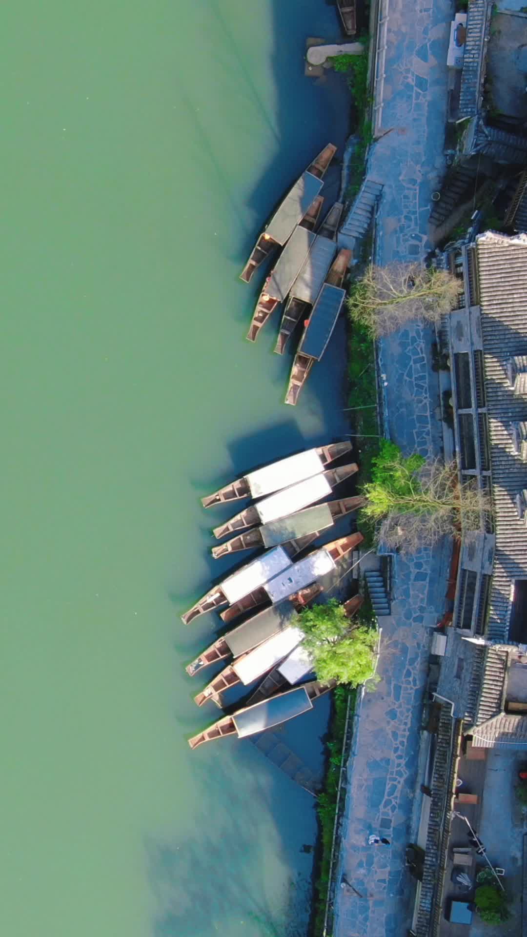 航拍湖南湘西沱江游船视频的预览图