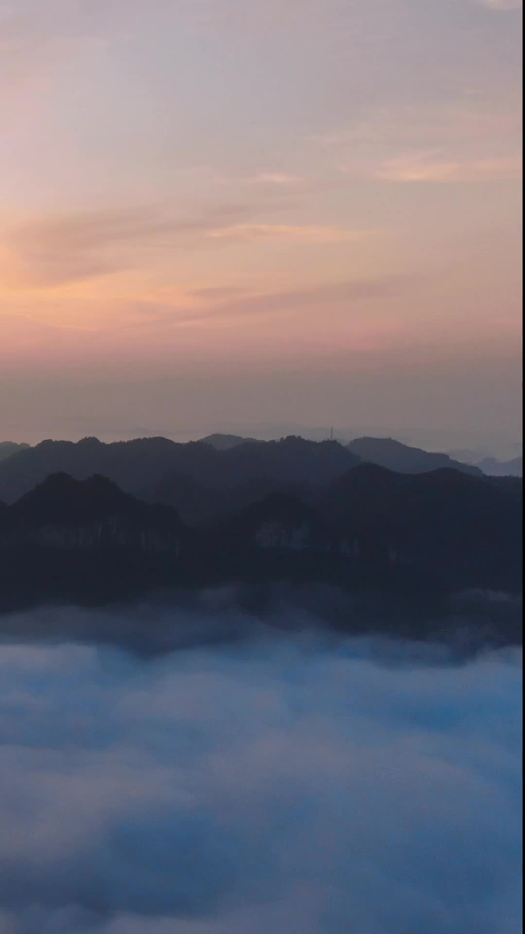 航拍桂林山水风光竖屏视频的预览图